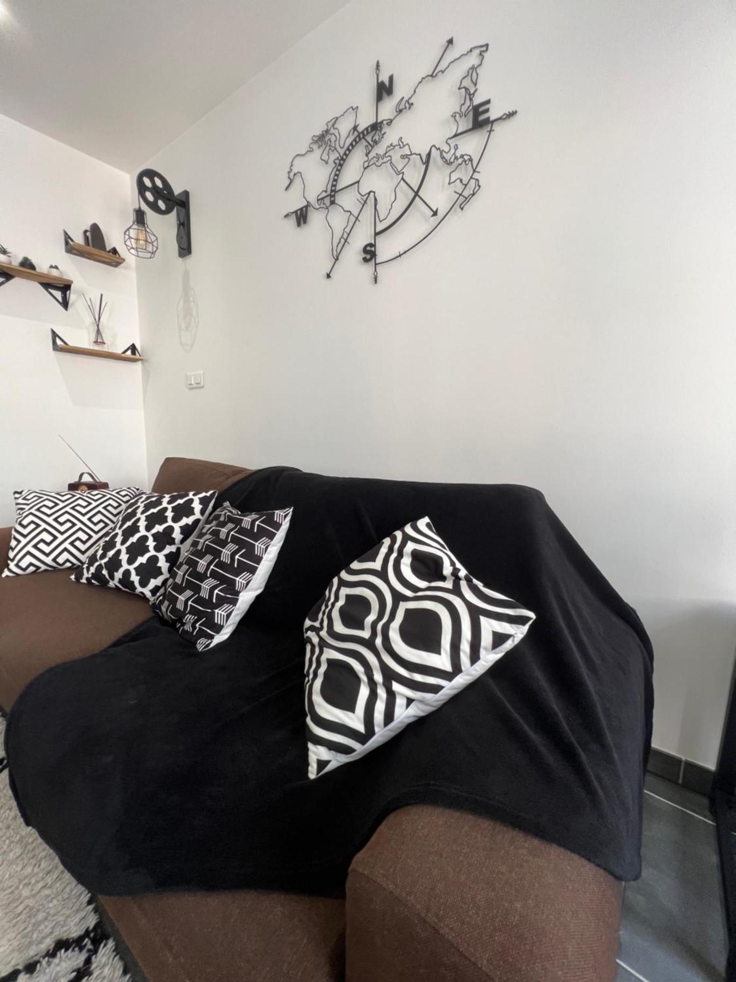L'Atelier Apartment Crest Luaran gambar